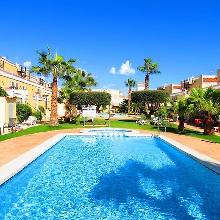 オリウエラ Casa La Zenia Elite Townhouse With Shared Pool And 10 Minutes Walk To Beachヴィラ エクステリア 写真