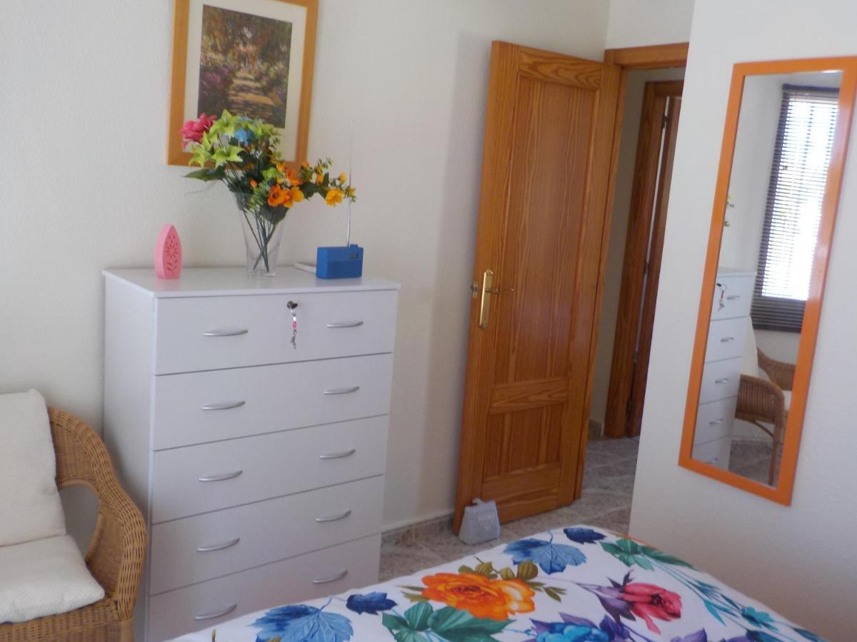 オリウエラ Casa La Zenia Elite Townhouse With Shared Pool And 10 Minutes Walk To Beachヴィラ エクステリア 写真