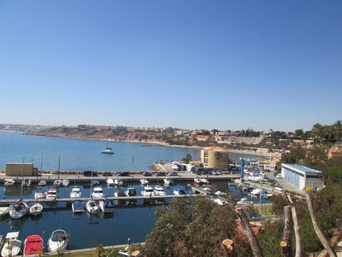 オリウエラ Casa La Zenia Elite Townhouse With Shared Pool And 10 Minutes Walk To Beachヴィラ エクステリア 写真