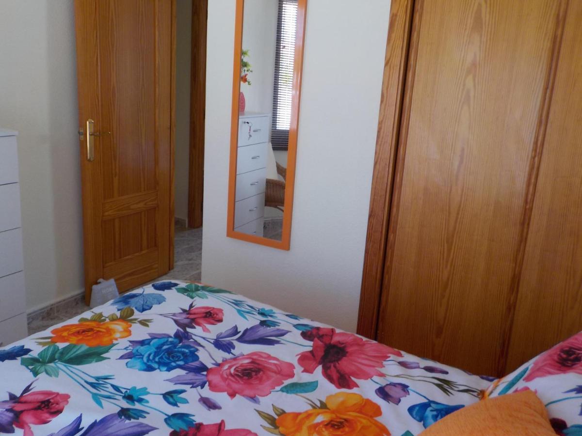 オリウエラ Casa La Zenia Elite Townhouse With Shared Pool And 10 Minutes Walk To Beachヴィラ エクステリア 写真